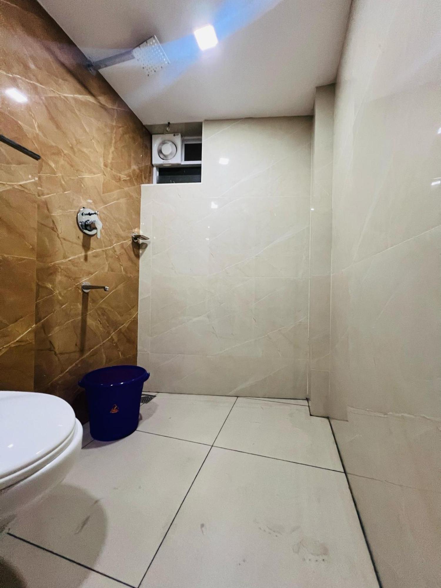 Gypsy Hotel Cusat Kochi Eksteriør billede